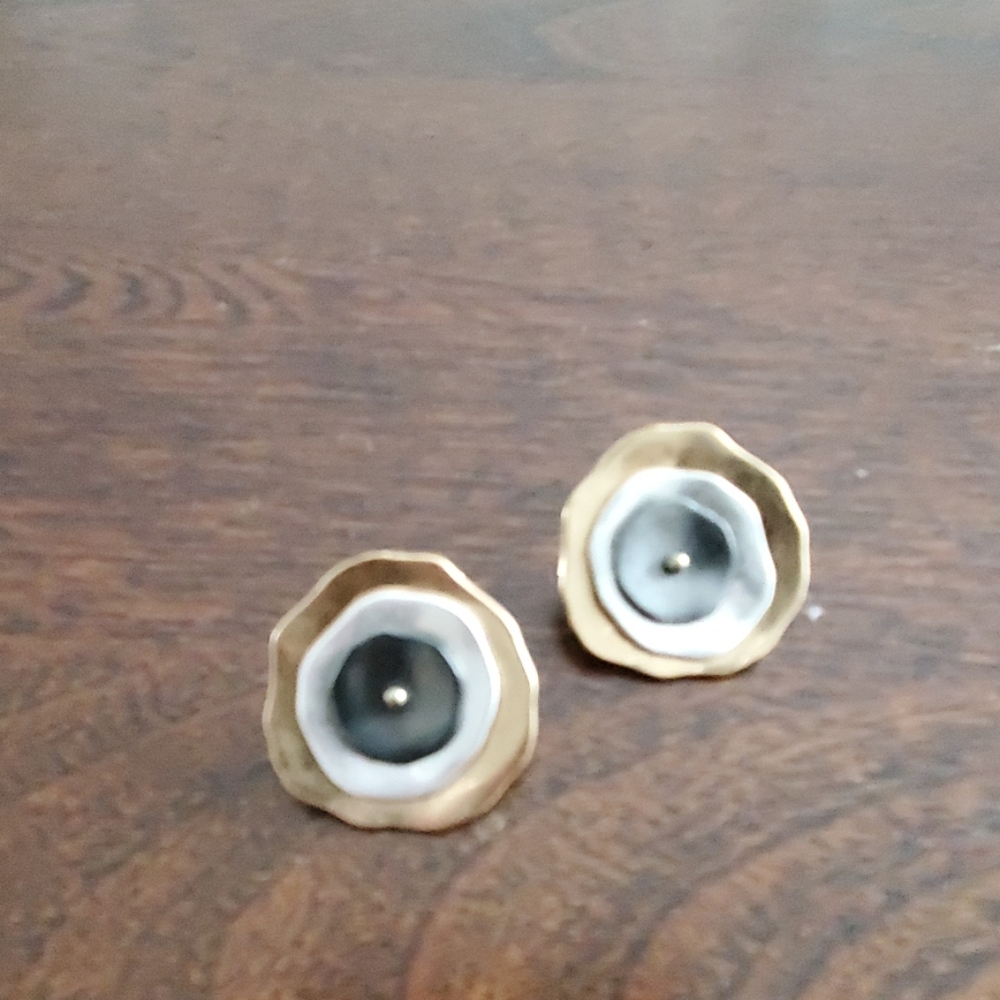 Stud earrings - burnish gold, gunmetal, silver